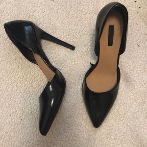 Black Pumps